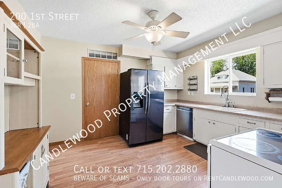 3 bed, 1.5 bath, 1440 sqft, $1,629 — Photo 4