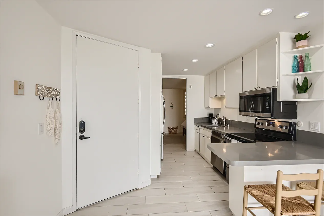 725 Redondo Ct — Photo 2