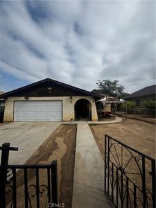 2571 12th St, Riverside, CA, 92507