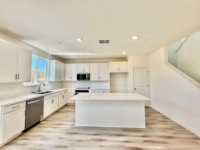 1992 Talavera Dr #0 — Photo 3