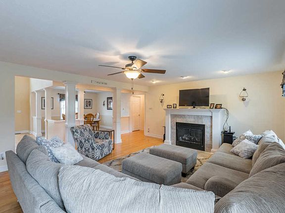 4th image of 1463 Hickory Gate Dr