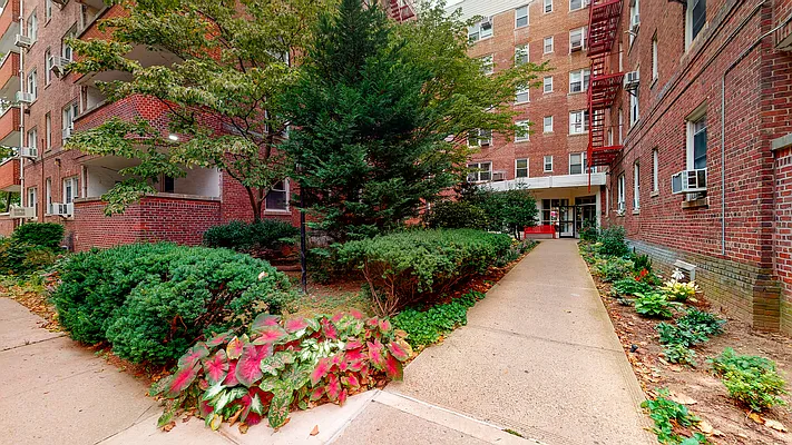 Sold by Maxwell Kates Inc. | media 36