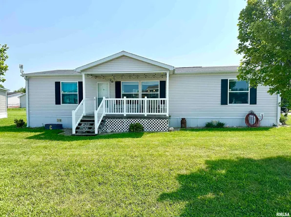 102 Birchfield Ln, Jacksonville, IL 62650