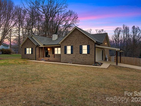 4th image of 4065 Lost Creek Ct