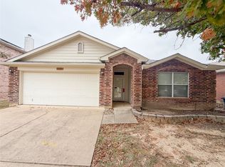 1737 White Feather Ln, Fort Worth, TX 76131