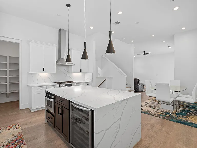 6010 Truro St #C — Photo 10