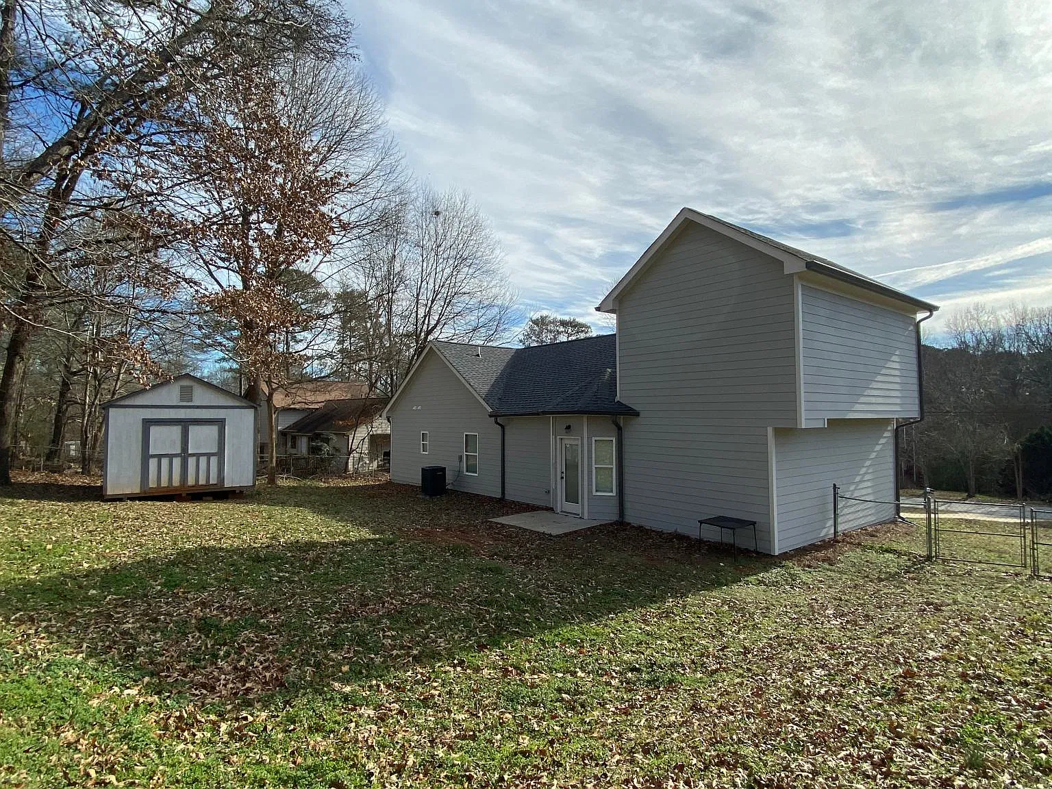 3 bed, 1705 sqft, $2,300 — Photo 2