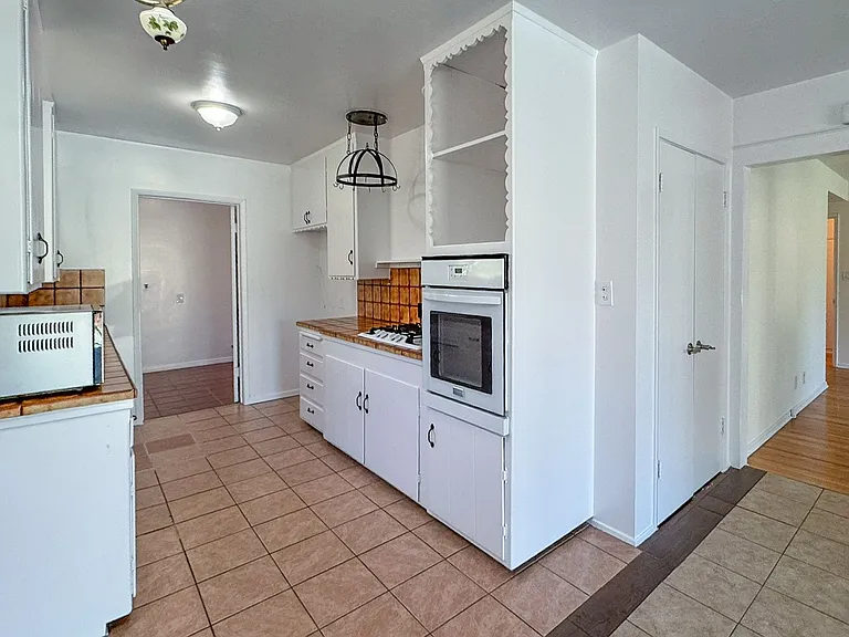 6941 McLennan Ave — Photo 8