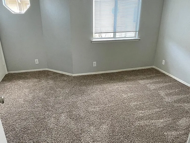 724 S Welch St #12 — Photo 11