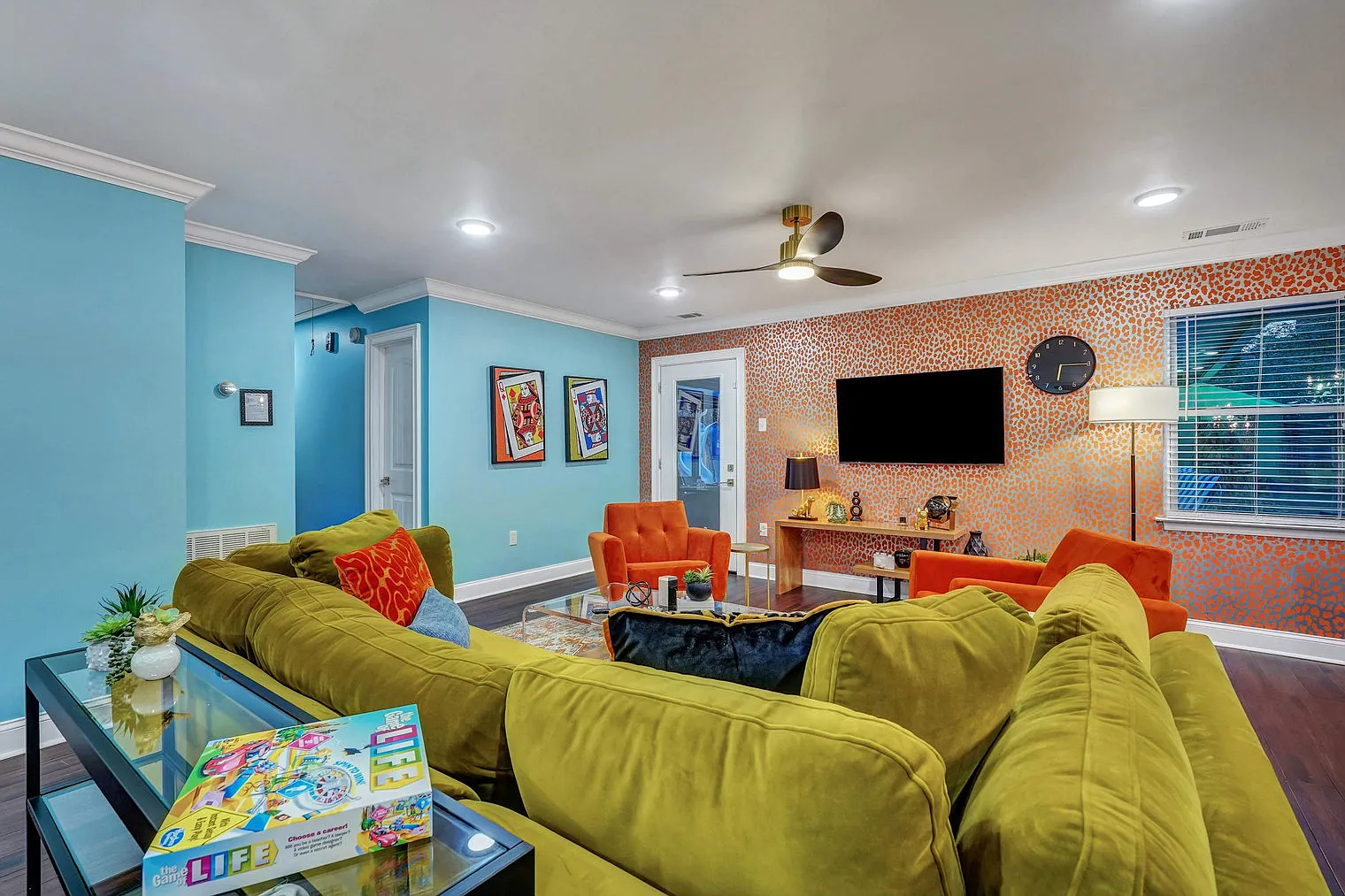 4 bed, 3.0 bath, 1980 sqft, $6,472 — Photo 2