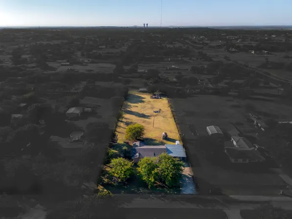 3401 Camaro Dr, Crowley, TX 76036