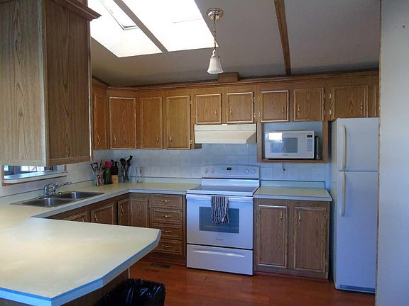5th image of 404 6th Ave NW #78