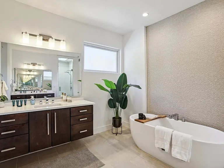 608 McGruder St NE — Photo 24