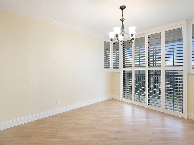 800 Jeffery St #409 — Photo 9