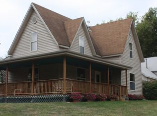 203 W Court St, Clay Center, KS 67432