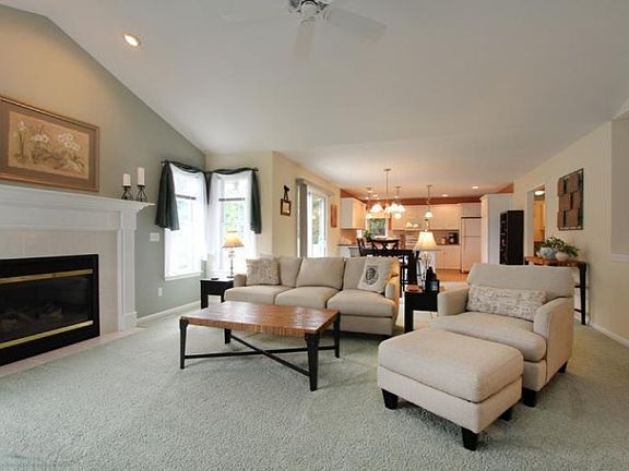 2nd image of 554 N Crest Ct