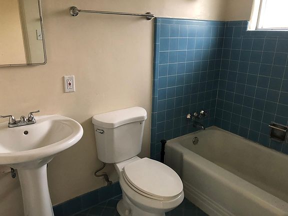 5th image of 1332 San Mateo Blvd SE APT 15