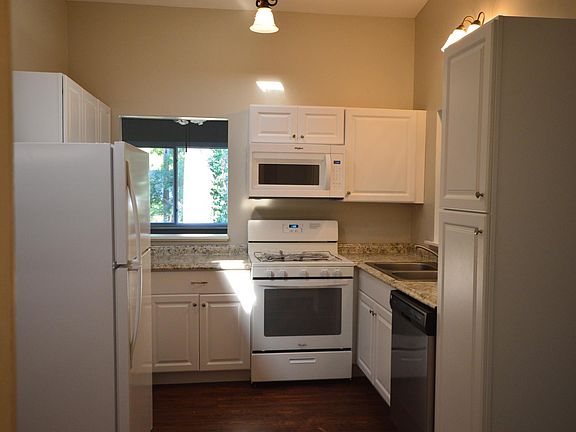 3rd image of 1525 Bay Meadows Dr