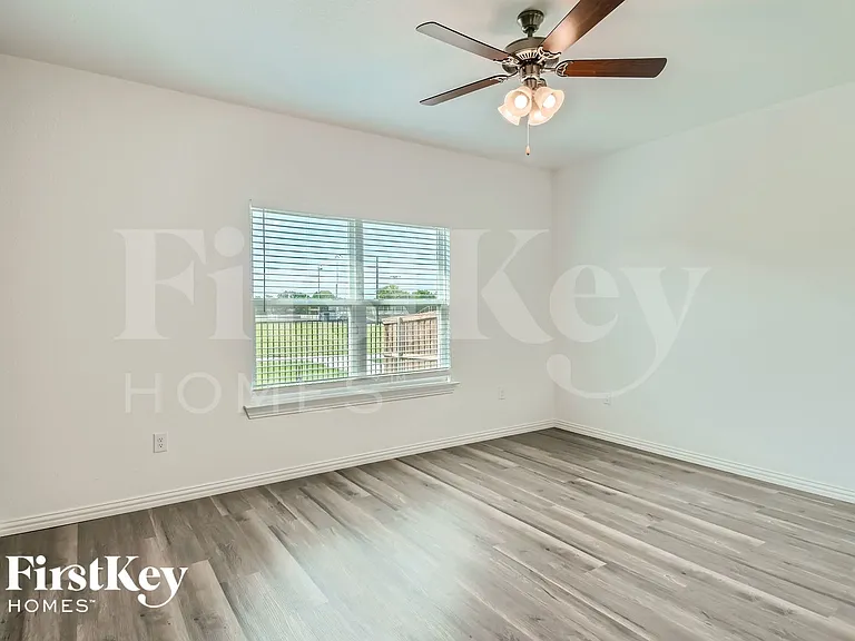 7360 Parkside Place Dr — Photo 12