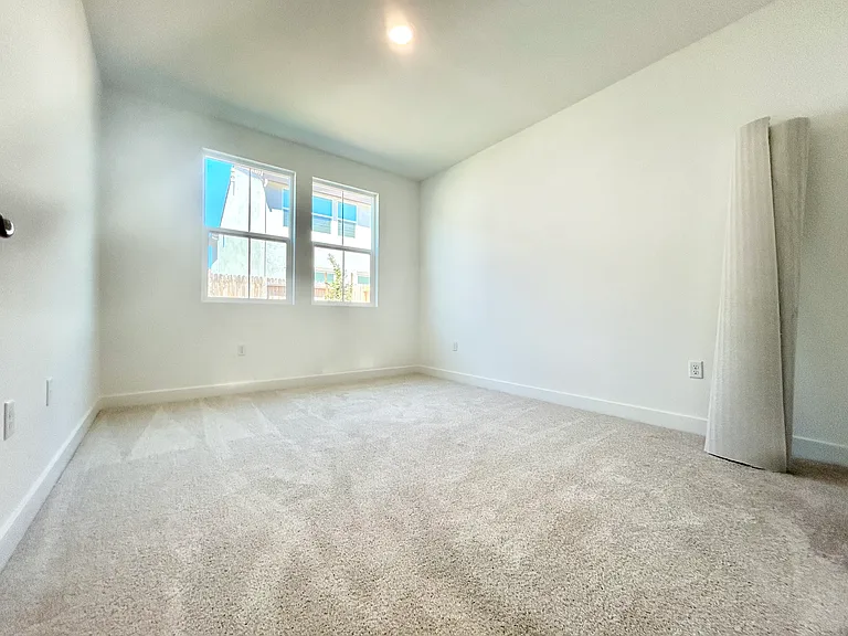 339 Glass Beach Dr — Photo 17