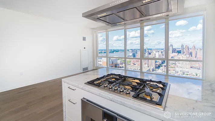 Rented by Silverstone Group USA Corp. | media 52