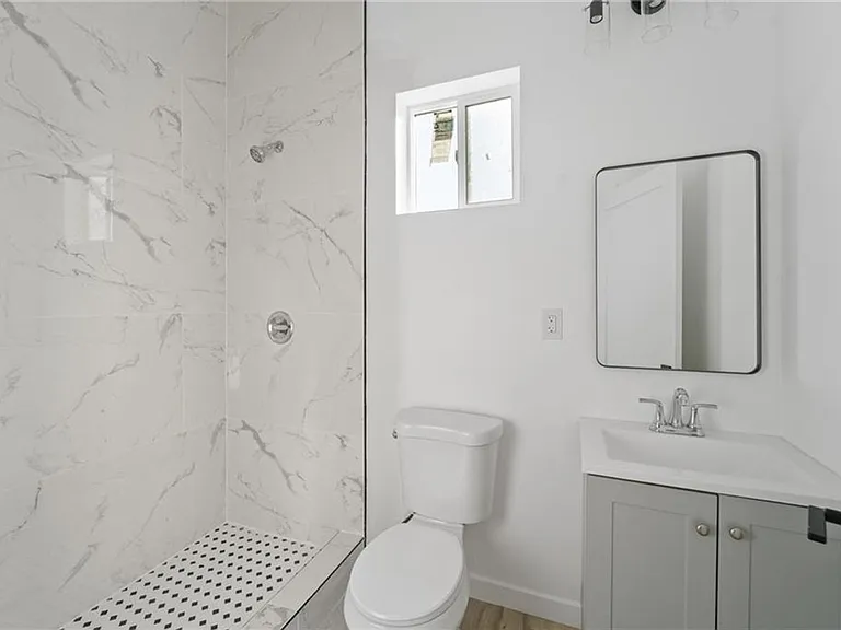 8512 Wilbur Ave — Photo 14