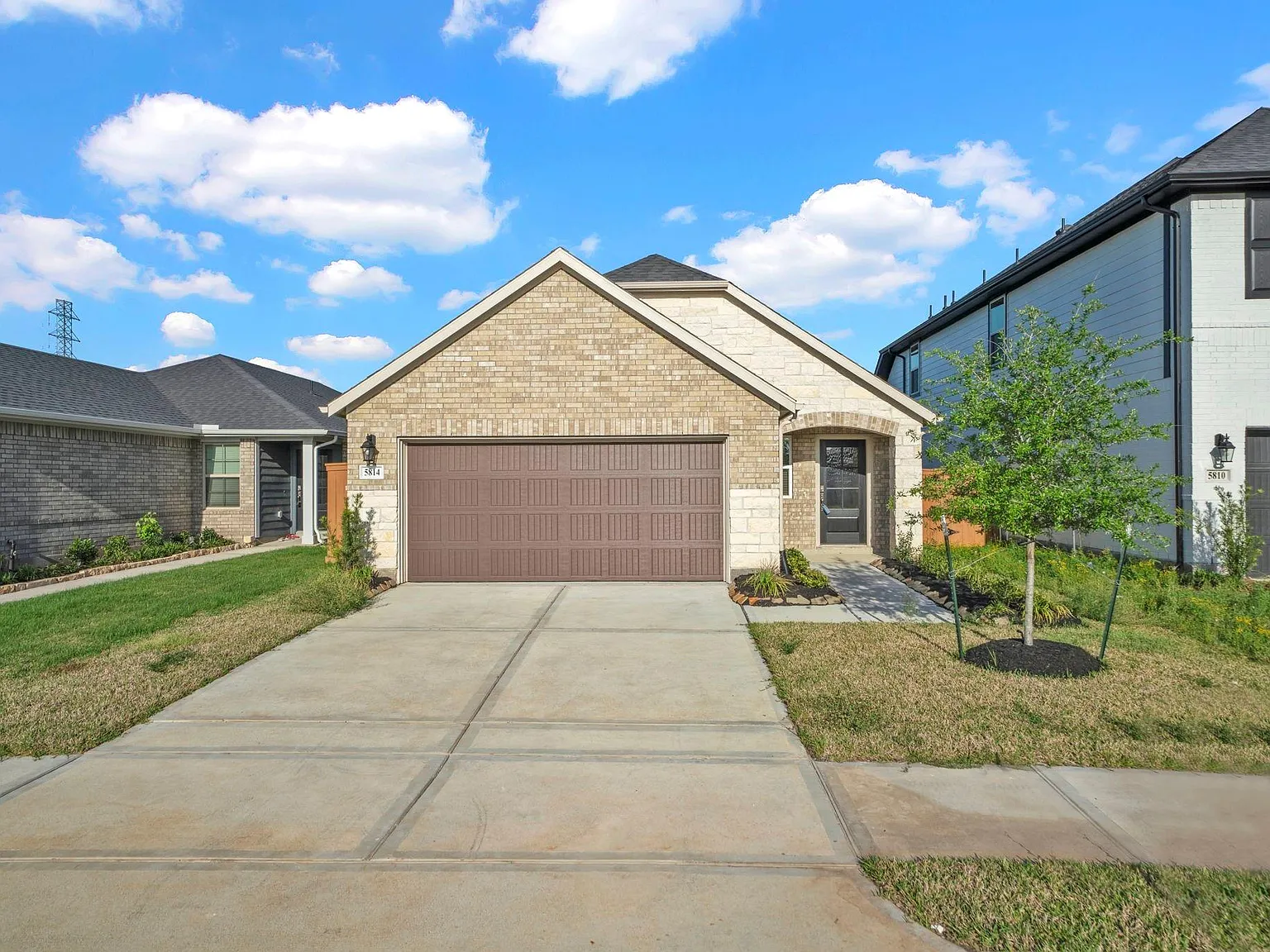 3 bed, 2.0 bath, 1599 sqft, $2,200 — Photo 1