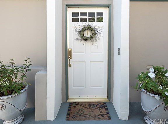 WELCOMING FRONT DOOR