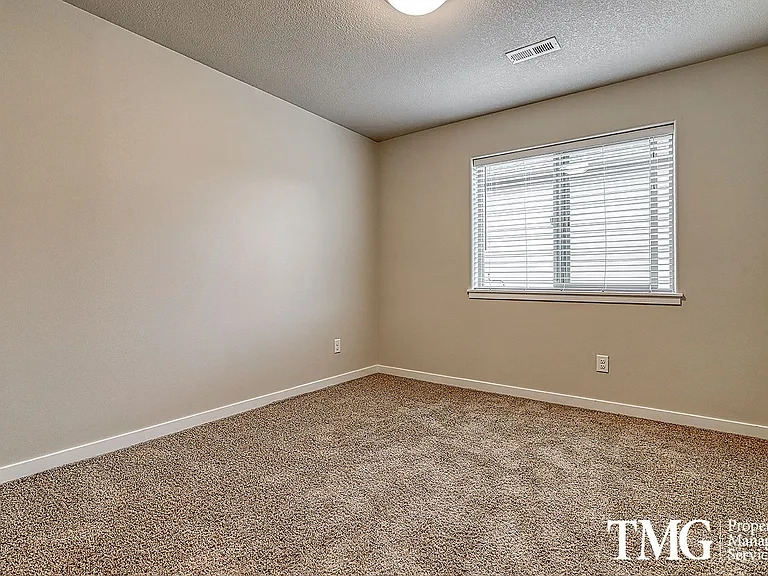 7115 NE 62nd St — Photo 18