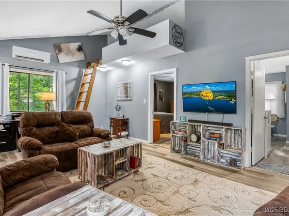 284 Trails End Rd, Sunrise Beach, MO 65079