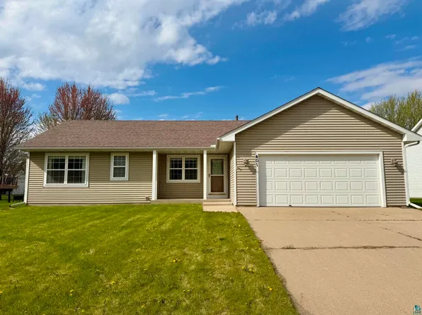 401 17th St W, Glencoe, MN 55336