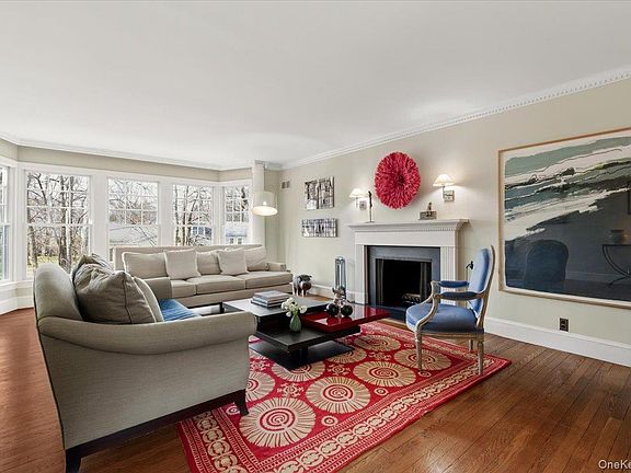 5th image of 8 Douglas Circle