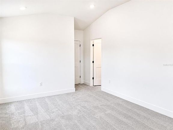 5th image of 250 VERNY GROVE LANE