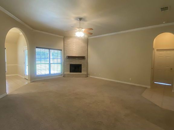 4th image of 1206 Chaucer Ln