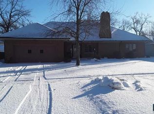 309 3rd Ave SE, Pipestone, MN 56164