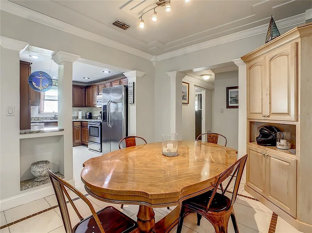 3 bed, 1227 sqft, $2,600 — Photo 3
