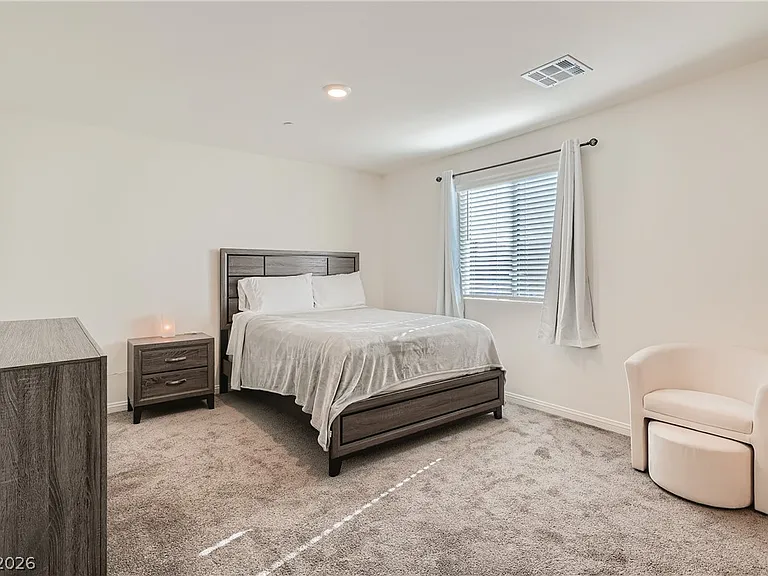 527 Clearsable Ave — Photo 5