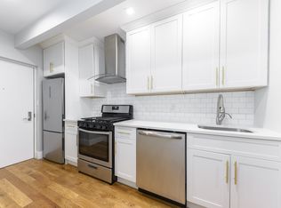2883 E 196th St #1R, Bronx, NY 10461