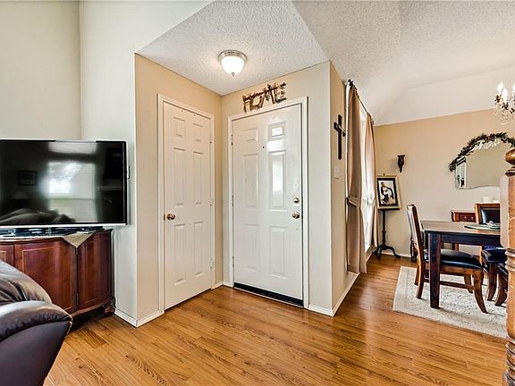 4th image of 1403 Springwood Dr