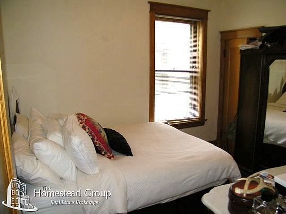 4th image of 1251 W Grace St #1251THREE
