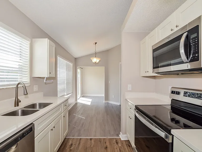10412 Glassborough Dr — Photo 8