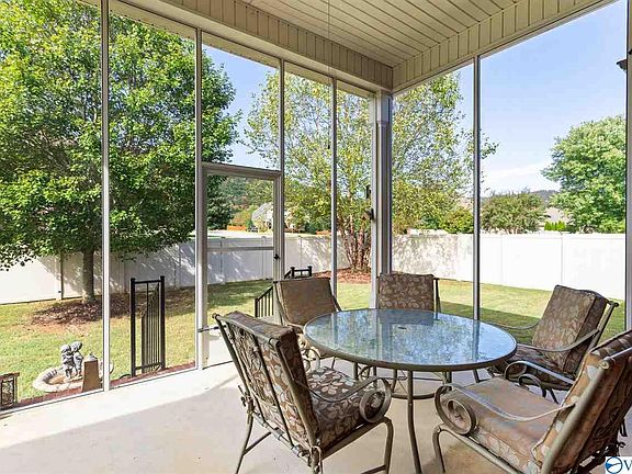 3rd image of 6709 Hampton Bend Cir SE