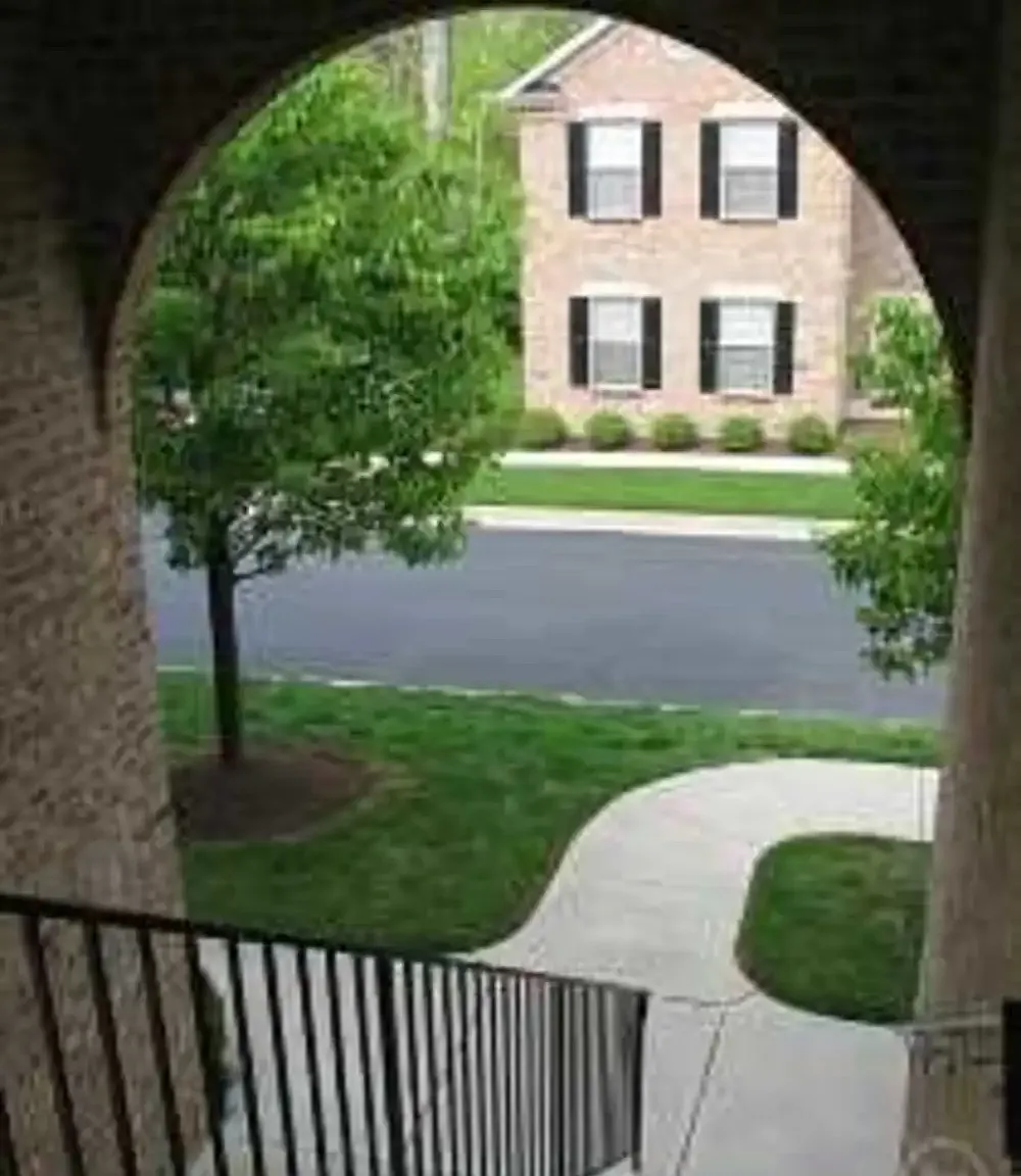 Deerfield Place Apartments — Photo 4