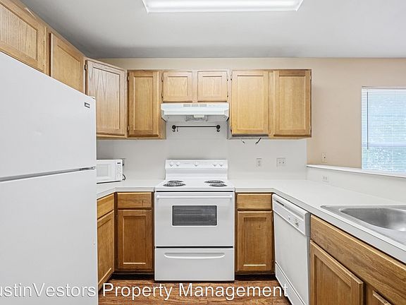 4th image of 3120 Northwest Blvd #D