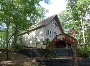 107 Foxhill Ct, Milford, PA 18337