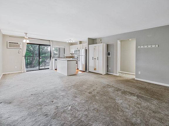 3rd image of 7855 Cowles Mountain Ct Unit A15