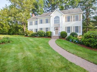 3 Buckingham Dr, Londonderry, NH 03053