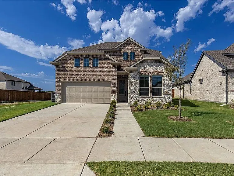 3 bed, 2.5 bath, 2463 sqft, $2,700 — Photo 1