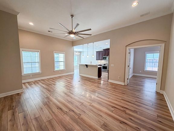 3rd image of 537 Nandina Dr