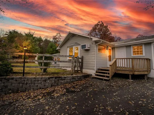 3940 Fireline Rd, Palmerton, PA 18071